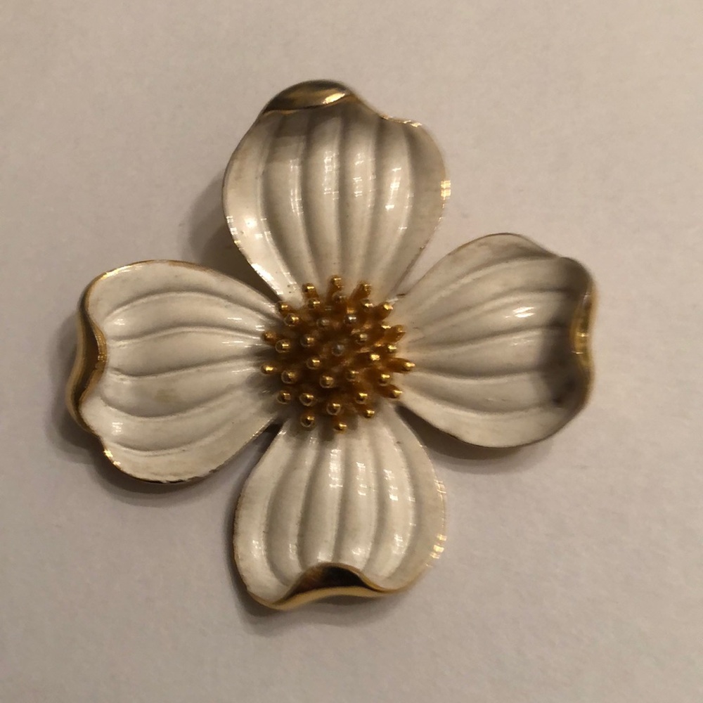 Trifari Vintage Gold Tone White Enamel Flower Brooch